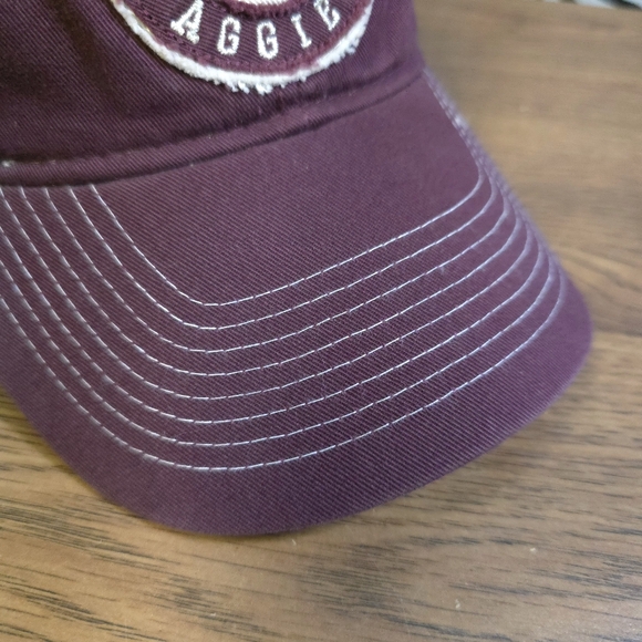 X AUC - 0122 - Thrifted Adjustable Burgundy Texas A&M Aggies Hat - GWOSLOO.22 - Picture 6 of 10